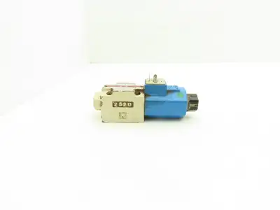 Toyo-oki HD3-2S-BcA-025A-WDD2-UL-A Hydraulic Directional Solenoid Valve 24VDC