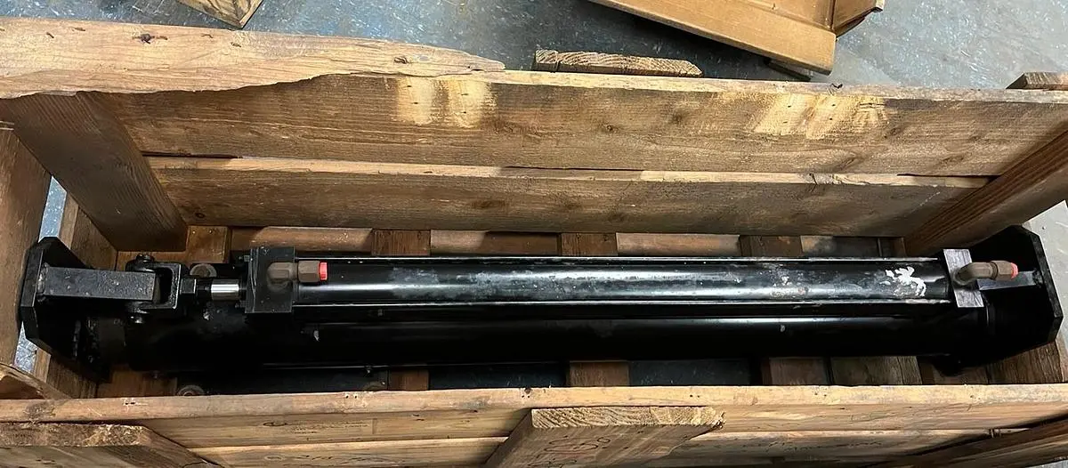 New | in-Stock FIFE M-7202 Cylinders | Surplus Asset Holdings #1207230