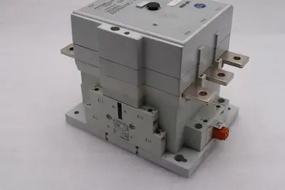 ALLEN-BRADLEY 100-D300 CONTACTOR 600 VAC MAX STOCK L-715