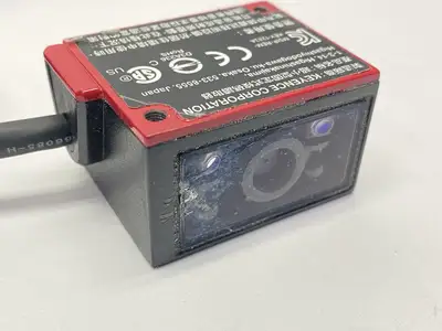 USED KEYENCE ULTRA-COMPACT 1D AND 2D CODE READER FIXED TYPE