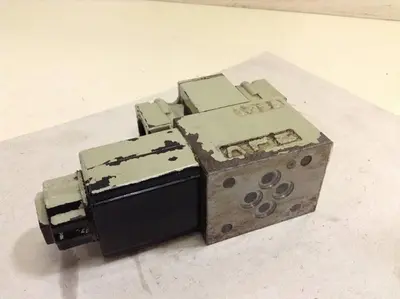USED YUKEN DSG-01-2B0-A100-4027