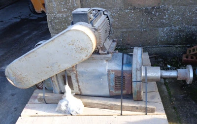 3000 L S/S  JKTD Reactor  Enclosed