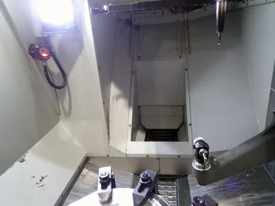 HAAS UMC-750 Universal Machining Centers | Lion Machinery (5)