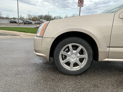 USED 2005 CADILLAC SRX