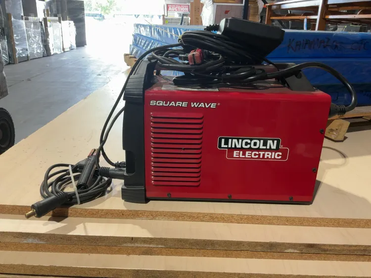 Used LINCOLN ELECTRIC SQUARE WAVE® TIG 200 TIG WELDER Tig Welders Michigan US | Miedema Asset Management Group #1423456