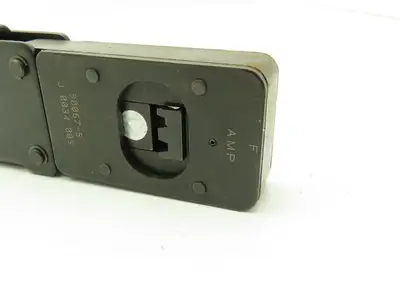 AMP 90067-5 Wire Terminal Hand Crimp Tool 16-24 AWG Socket Pin Contacts