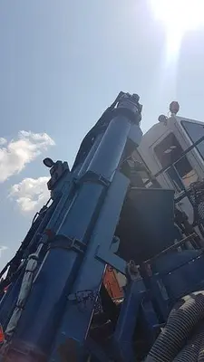 USED 1997 PEERLESS BAKER HUGHES HYDRA FRAC BLENDER TRAILER