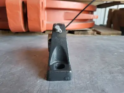 Pillow Block Housing w/ UC207-20 Bearing