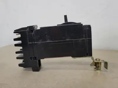 USED SQUARE D FH16015A