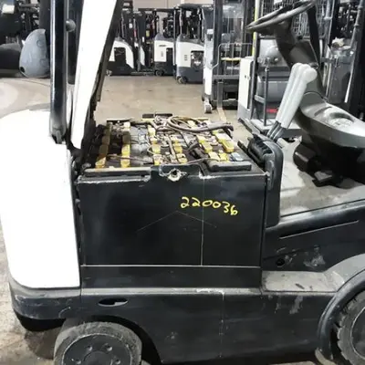 USED 2016 CROWN FC5215-50