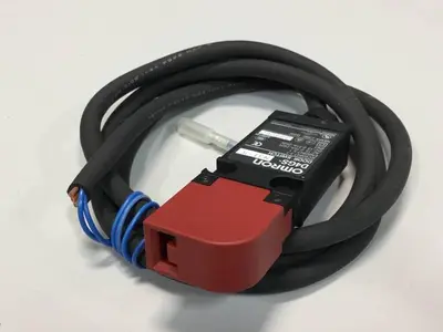 USED OMRON D4GS-N3T-5