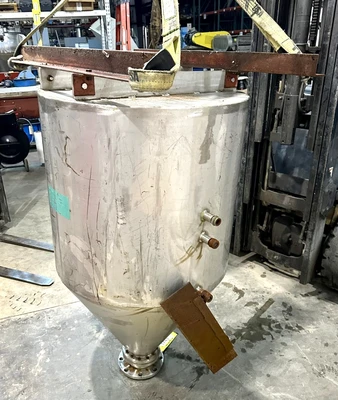 Used _UNKNOWN_ _UNKNOWN_ Dish & Cone Bottom Tanks West Virginia US | Cooper Industries #1409284