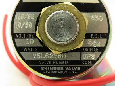 Honeywell Skinner V5L62360 Solenoid Valve 2-Way (NC) 120V 650 PSI 1/4" NPT V5