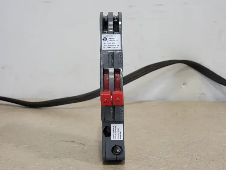 Used CONNECTICUT ELECTRIC UBIZ220 Switchgears British Columbia CA | Lenmark #241184