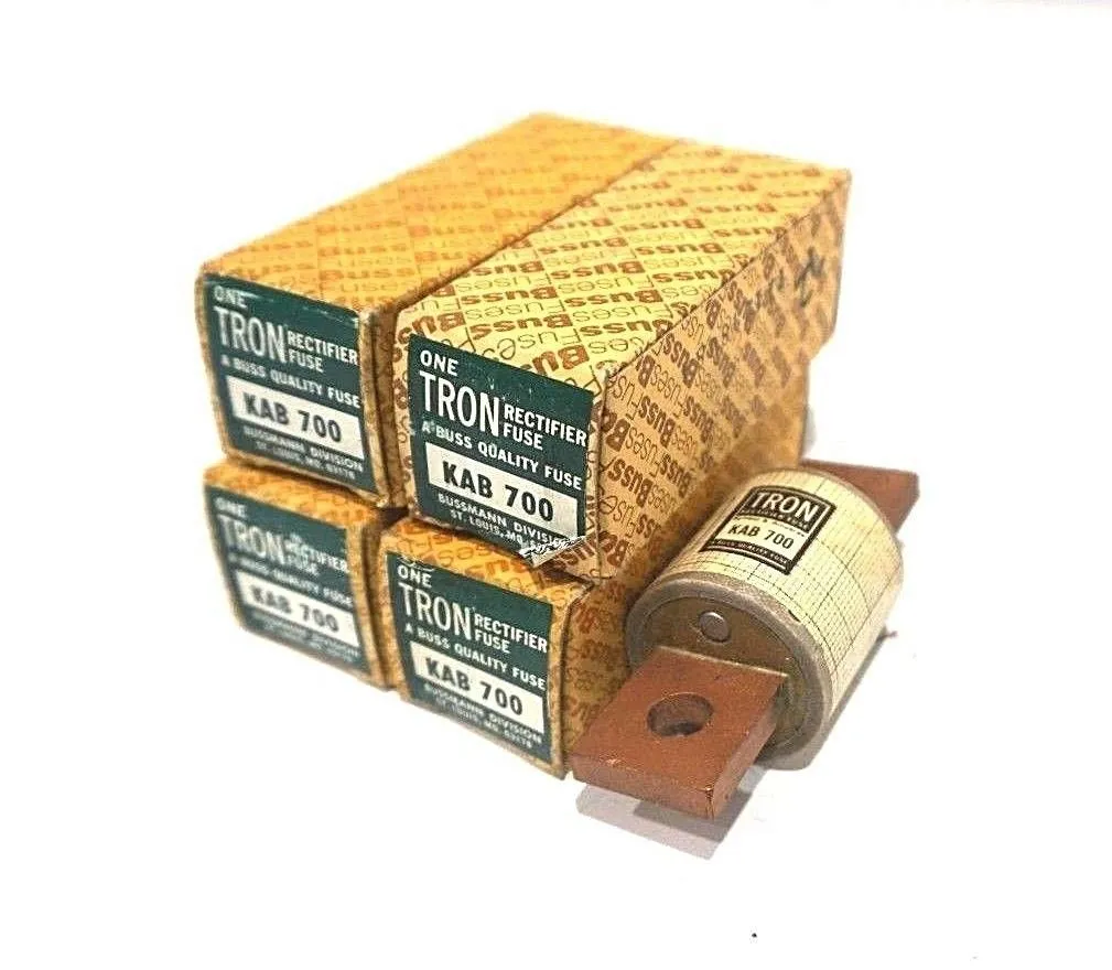 4 NEW BUSSMANN KAB-700 FUSES KAB700