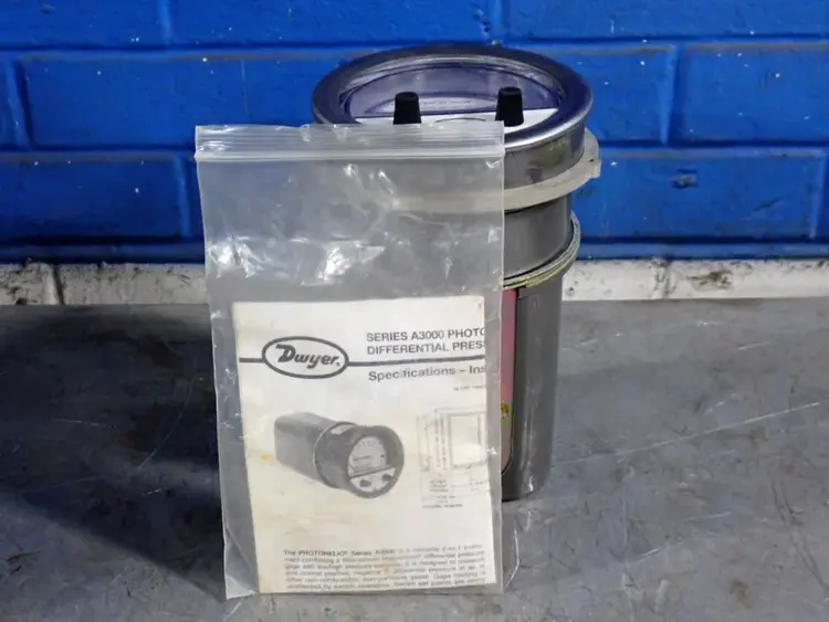 Used DWYER INSTRUMENTS A3000 Relays & Switches | HGR 24 #739232