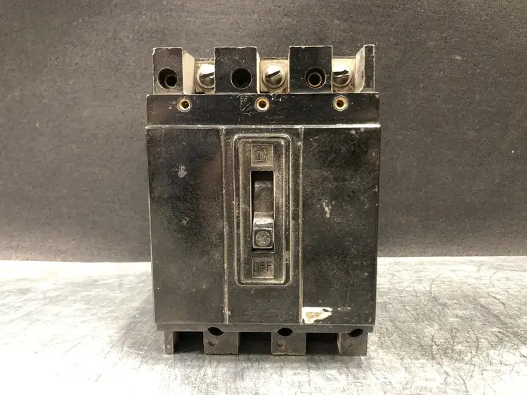 Used GENERAL ELECTRIC TE32015 Switchgears British Columbia CA | Lenmark #244007
