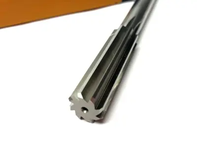 USED HERTEL CHUCKING REAMER 8" OAL, 2" FLUTE LENGTH, STRAIGHT, 14MM HSS