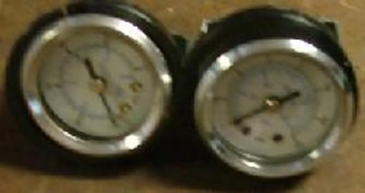 QTY. 2. HEWLETT PACKARD HP PRESSURE GAUGES 0-15 PS...