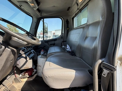 Used 2012 FREIGHTLINER BUSINESS CLASS M2 26' BOX TRUCK Box trucks Ohio US | Miedema Asset Management Group #1709389