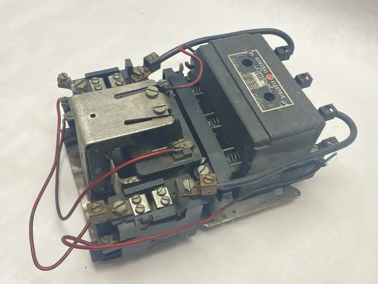 Used General Electric AC Contractor Motor Starter 90/100A 208/220V 3-PH Starters Michigan US | Maverick Industrial Sales #1391389