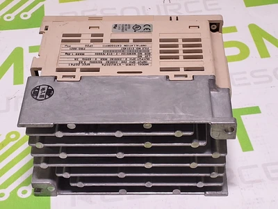 IDM CONTROLS CIMR-V7AU20P4 3 PHASE INVERTER DRIVE *MINOR DAMAGE*