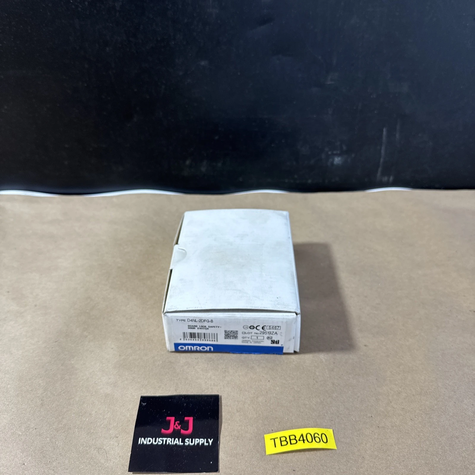 NEW Omron D4NL-2DFG-B