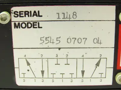 ARO 5545 0707 04 Pneumatic Pilot Valve 5-Port 1/2" NPT