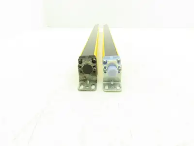 Schmersal SLC440-ER-0490-14-01 Safety Light Curtain Transmitter & Receiver Set