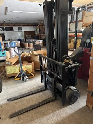 Bendi Swivel Reach 4,000 Lb Fork Lift