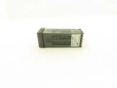 Barber-Colman 7SF931103000 7SF Temperature Controller 100-240V VAC Supply