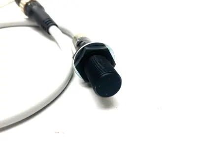NEW OMRON PROXIMITY SENSOR FLUORORESIN COATING 3MM RANGE