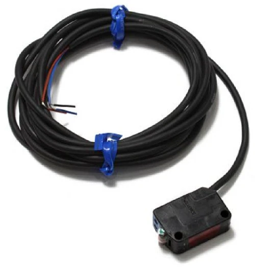 Keyence PZ2-62P Built-In Amplifier Photoelectric Sensor, Square Retro-Reflective [New]