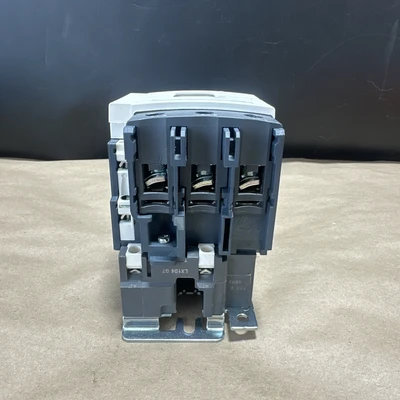 NEW Schneider Electric LC1D80