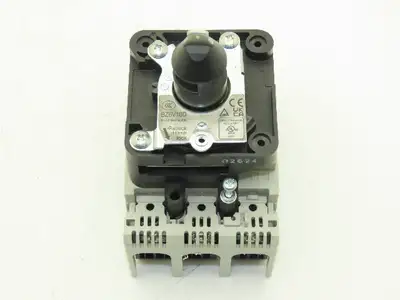 Fuji Electric BZ6V10D EW50RAGU-3P040 Circuit Breaker 40A 3Ph 440V With Hasp Lock