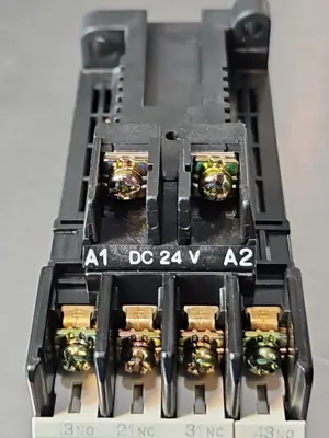 FUJI ELECTRIC SH-4/G CONTACTOR RELAY. Loc4E-27