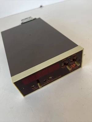 NEW Daytronic 3330/001