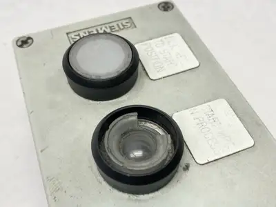 Used SIEMENS PUSHBUTTON ENCLOSURE ASSEMBLY W/ WHITE ILLUMINATED Electrical Boxes Michigan US | Maverick Industrial Sales #1092932