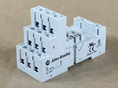 NEW ALLEN-BRADLEY 700-HN153