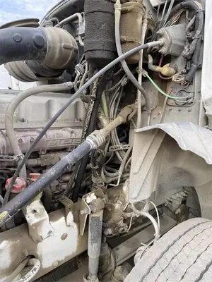 USED 2011 MACK PINNACLE CXU612