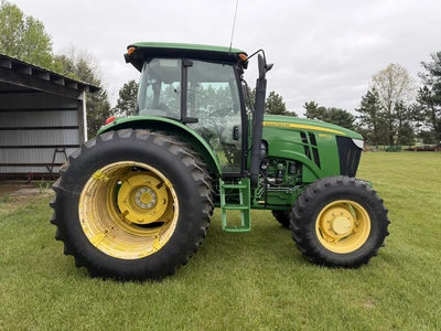 USED 2013 JOHN DEERE 6140D