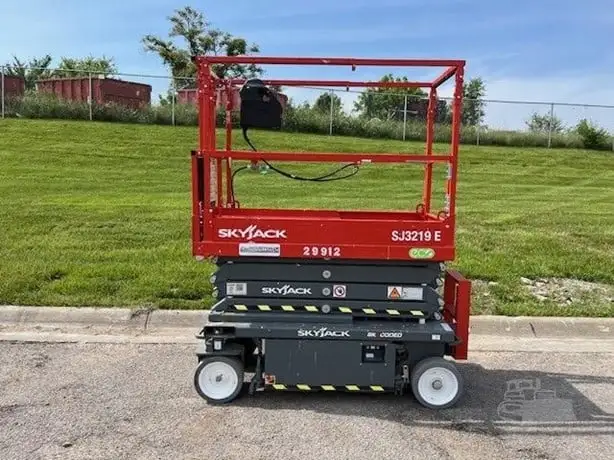 USED 2023 Skyjack SJ3219E