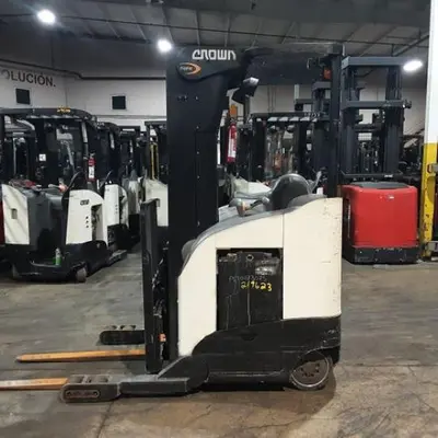 USED 2016 CROWN RR5725-45