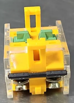 EAO 704.900.3 Circuit Breaker Relay 10 Amp loc4C14