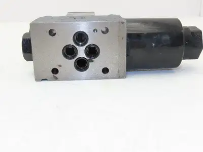 Tokyo Tokimec DG4V-3-2AL-M-P7-H-7-54 Directional Control Solenoid Valve 24VDC