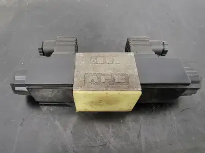 USED YUKEN DSG-01-3C60-A120N-5090G