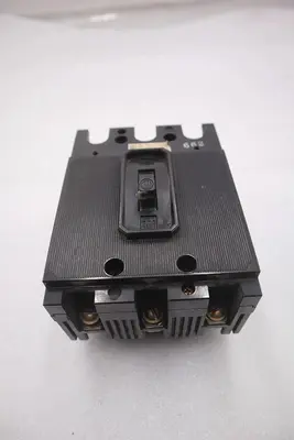 ITE CIRCUIT BREAKER EE3B015 15 AMP 3 POLE 240 VAC 125/250 VDC STOCK B-618