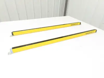 Schmersal SLC440COM-ER-0890-14 Safety Light Curtain Transmitter & Receiver Set
