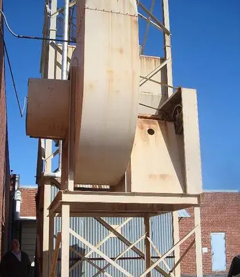 BAG-TYPE DUST-COLLECTOR WITH BIN-TRUCK DUMP