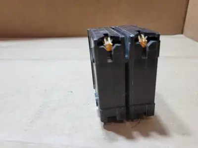 Used SCHNEIDER ELECTRIC CHOM220 Circuit Breakers British Columbia CA | Lenmark #1488962